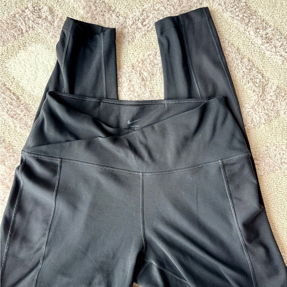 Nike Black High-Rise Workout Leggings